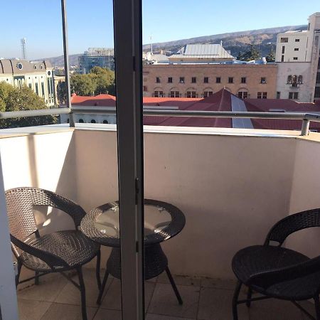 Rustaveli Apartment City Centre Тбилиси Екстериор снимка