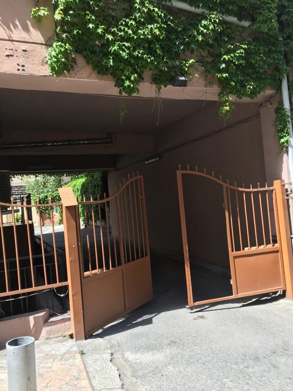 Rustaveli Apartment City Centre Тбилиси Екстериор снимка