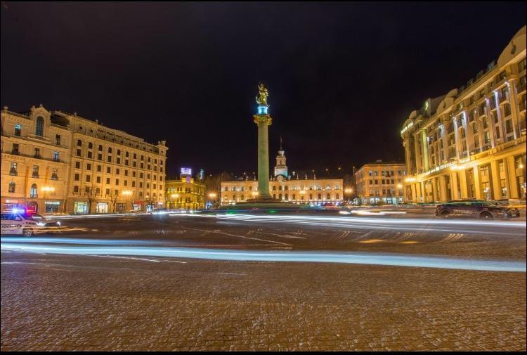 Rustaveli Apartment City Centre Тбилиси Екстериор снимка
