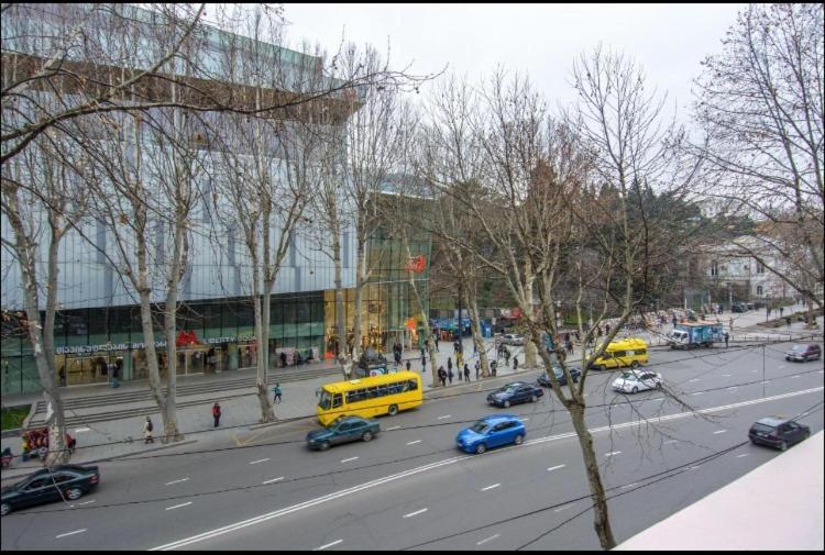 Rustaveli Apartment City Centre Тбилиси Екстериор снимка