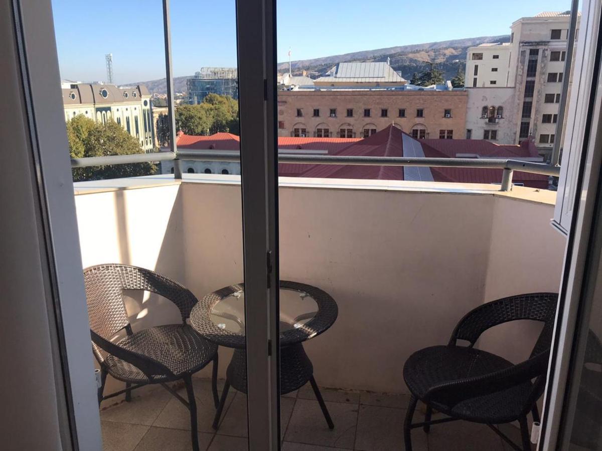 Rustaveli Apartment City Centre Тбилиси Екстериор снимка