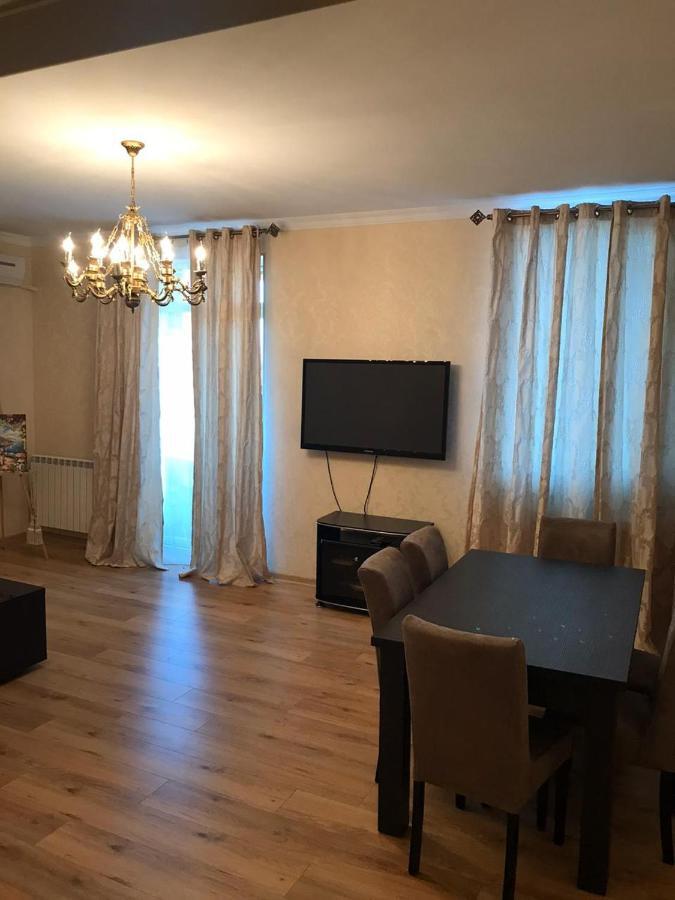 Rustaveli Apartment City Centre Тбилиси Екстериор снимка