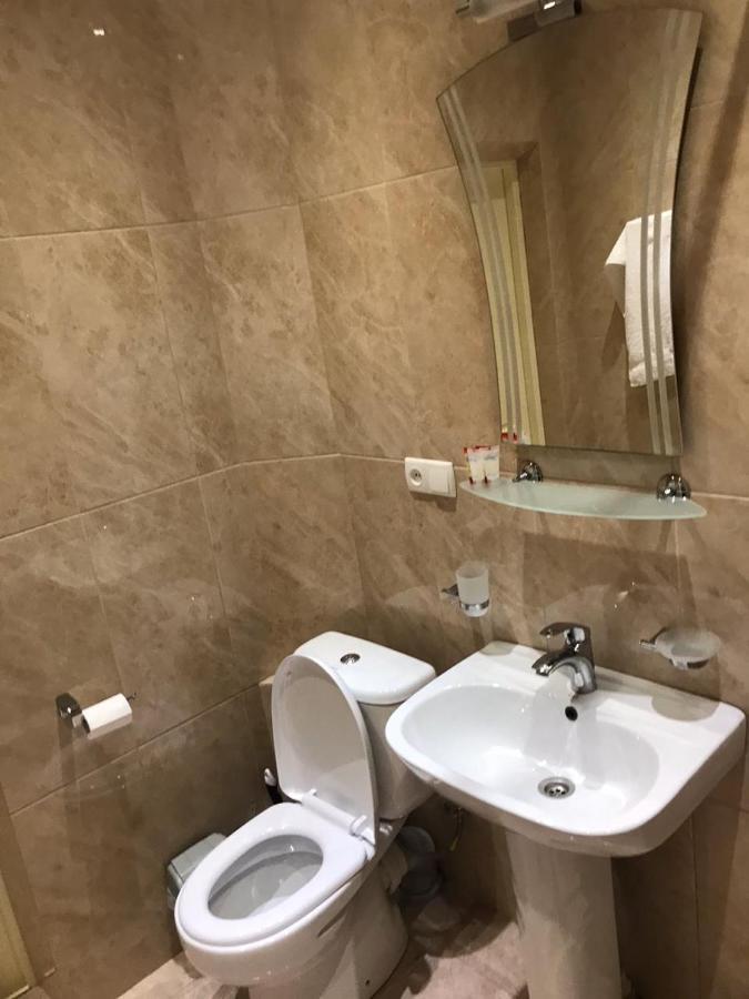 Rustaveli Apartment City Centre Тбилиси Екстериор снимка