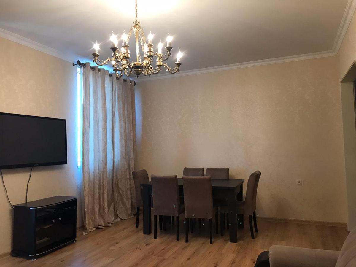 Rustaveli Apartment City Centre Тбилиси Екстериор снимка