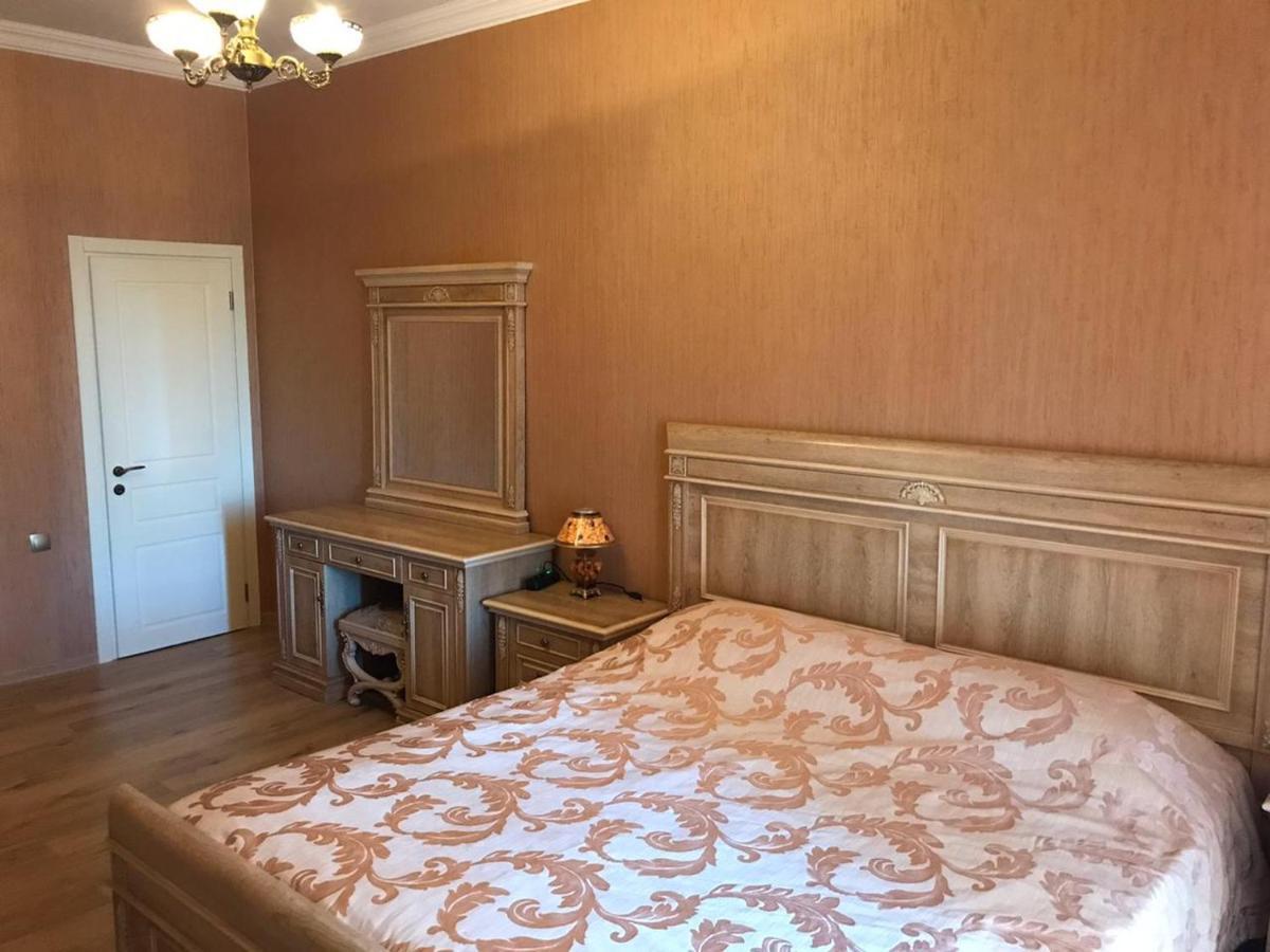 Rustaveli Apartment City Centre Тбилиси Екстериор снимка